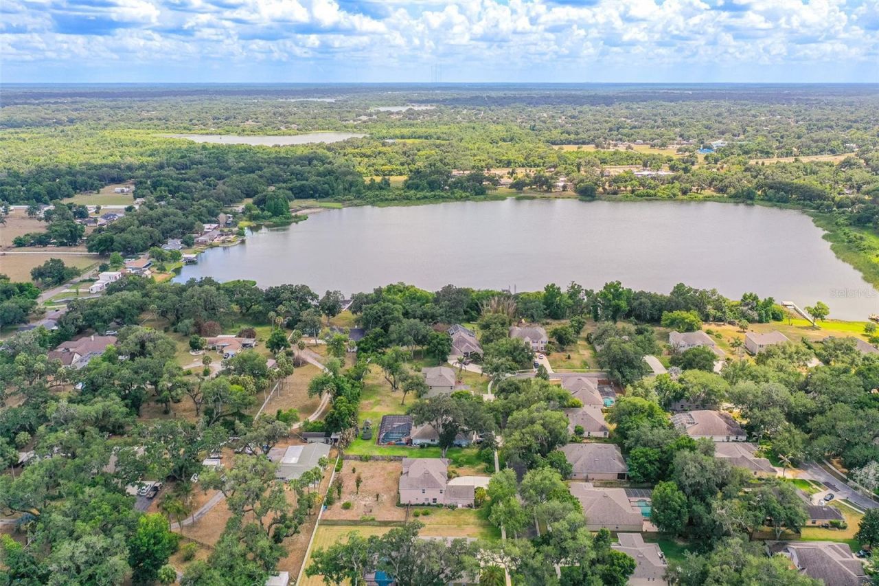 915 Hickory Fork Drive , Seffner, FL 33584 Photo