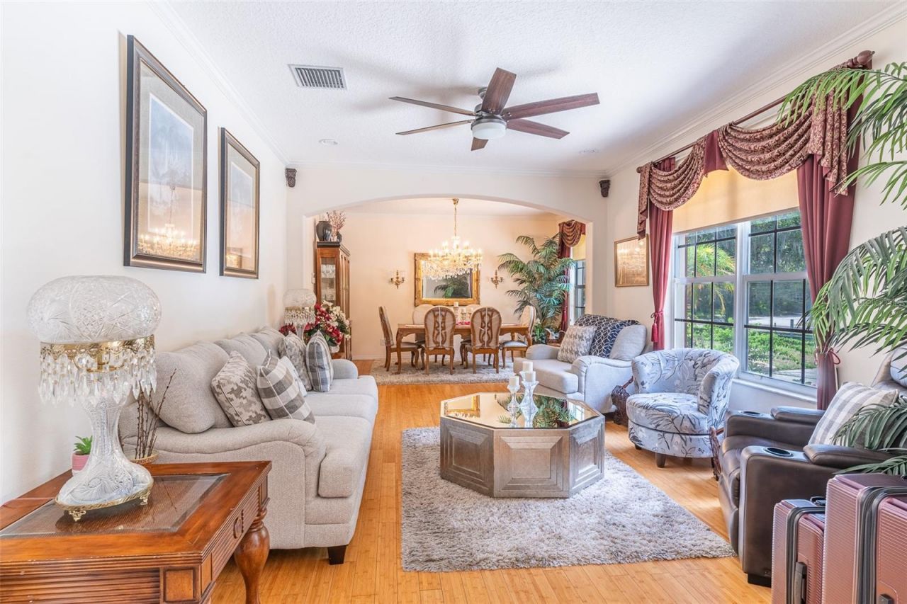 915 Hickory Fork Drive , Seffner, FL 33584 Photo