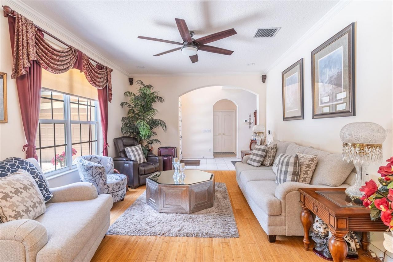 915 Hickory Fork Drive , Seffner, FL 33584 Photo