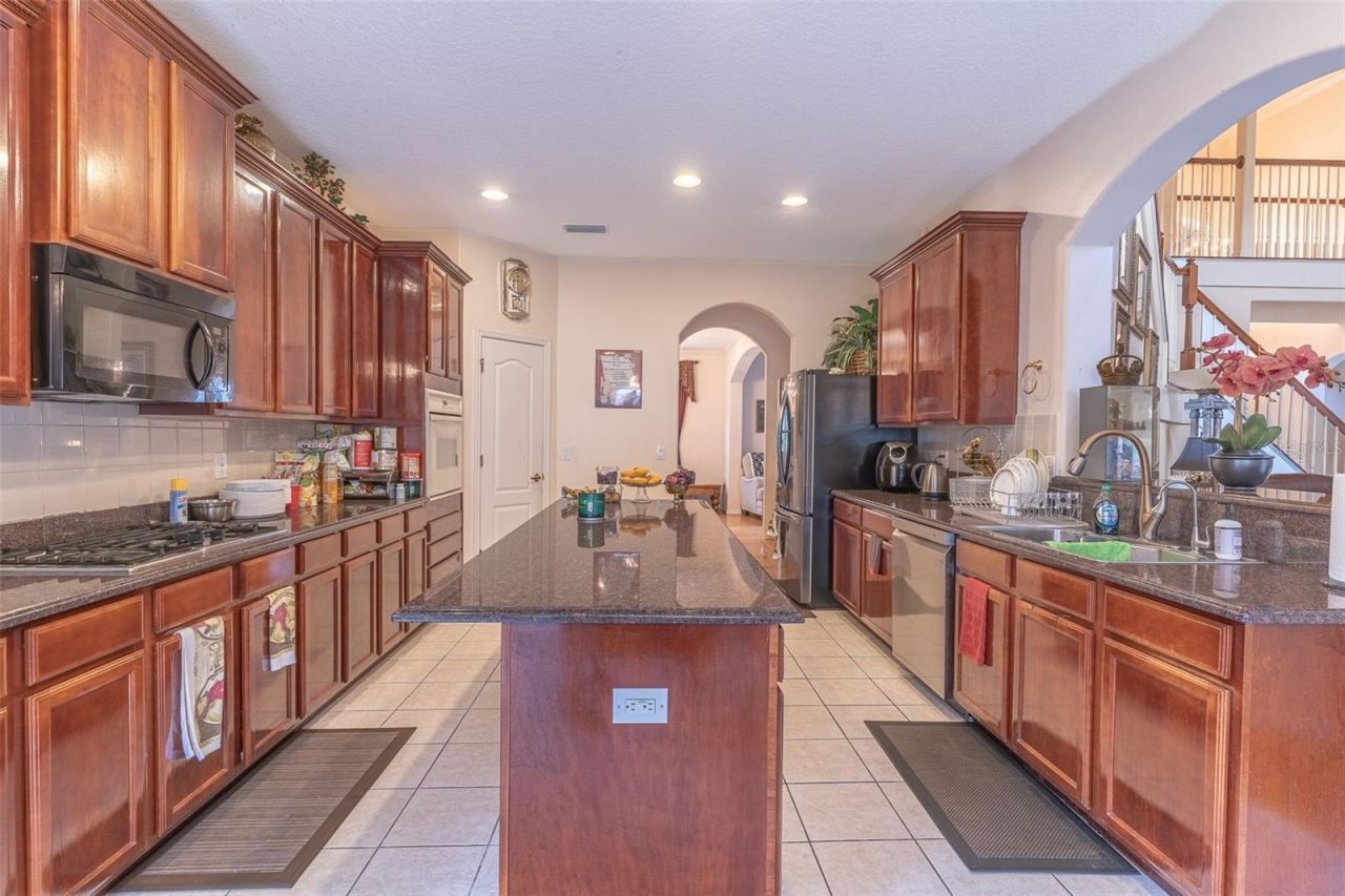 915 Hickory Fork Drive , Seffner, FL 33584 Photo