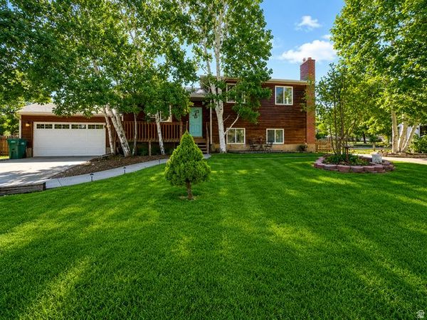 9905 N MEADOW DR E, Cedar Hills, UT 84062