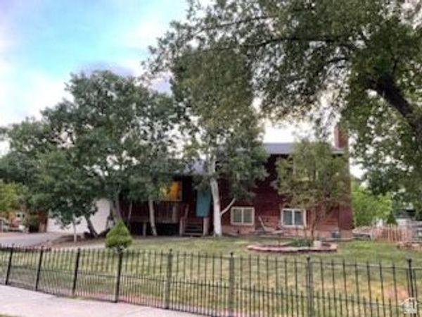 9905 N MEADOW DR E, Cedar Hills, UT 84062