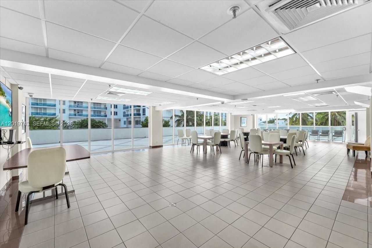 2401 Collins Ave, Unit 1807, Miami Beach, FL 33140 Photo