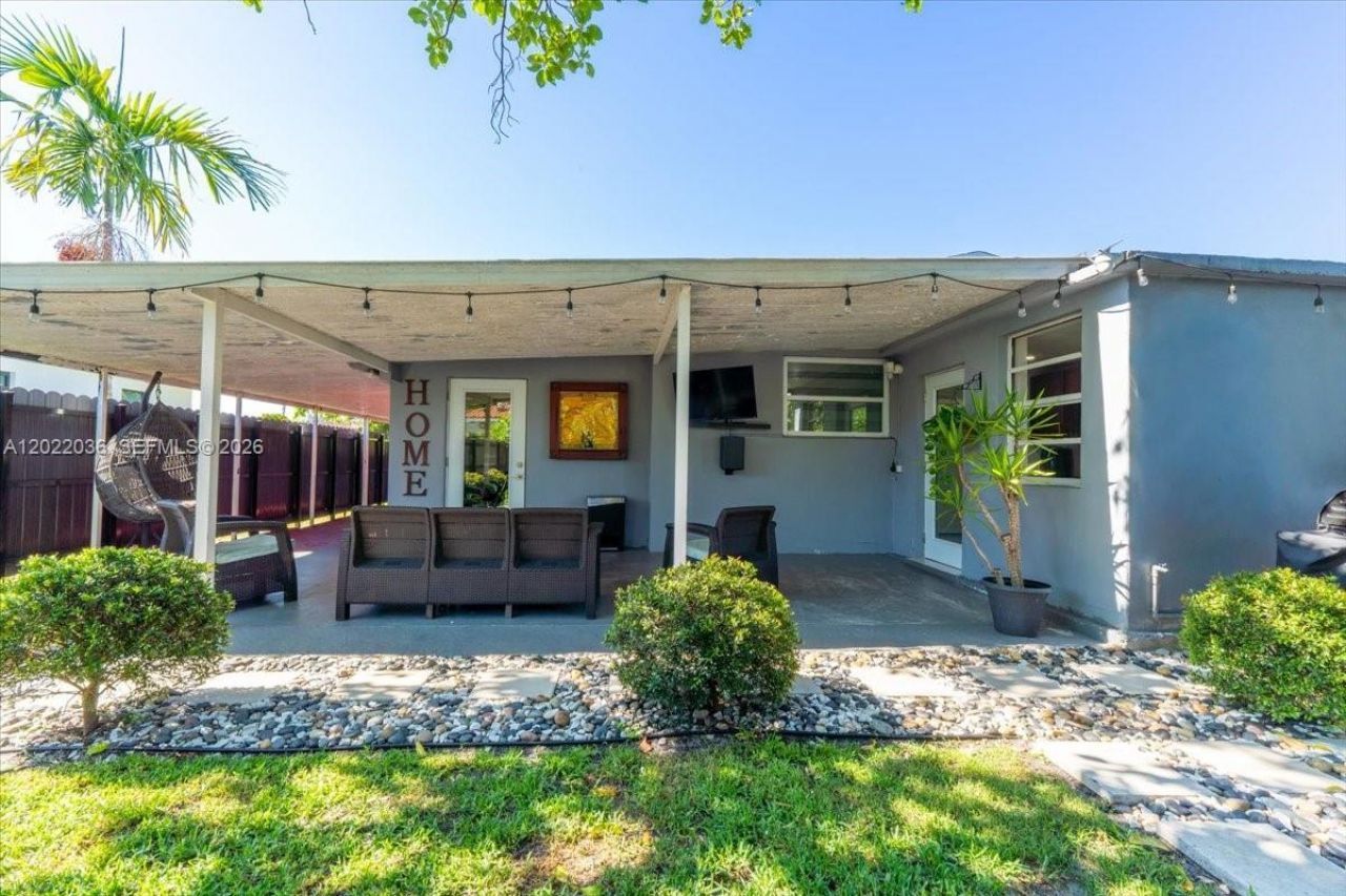 120 W 50th St , Hialeah, FL 33012 Photo