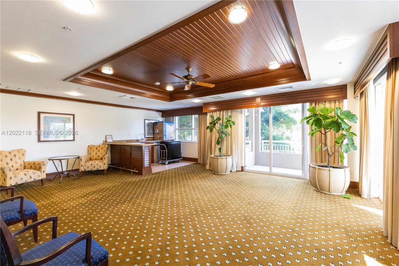 19501 W Country Club Dr , Unit 515, Aventura, FL 33180 Photo