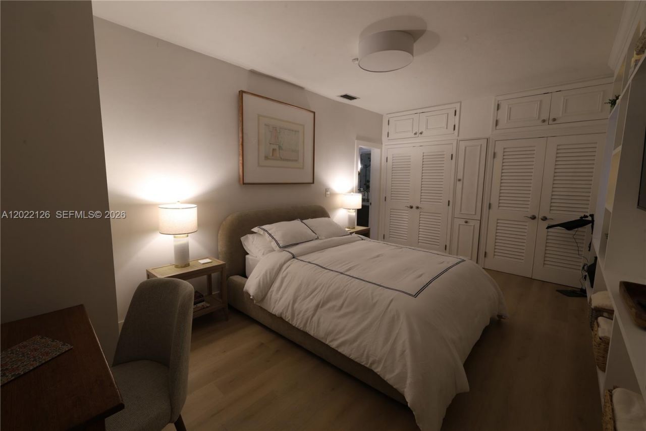 2338 SW 11th St, Unit 2338, Miami, FL 33135 Photo