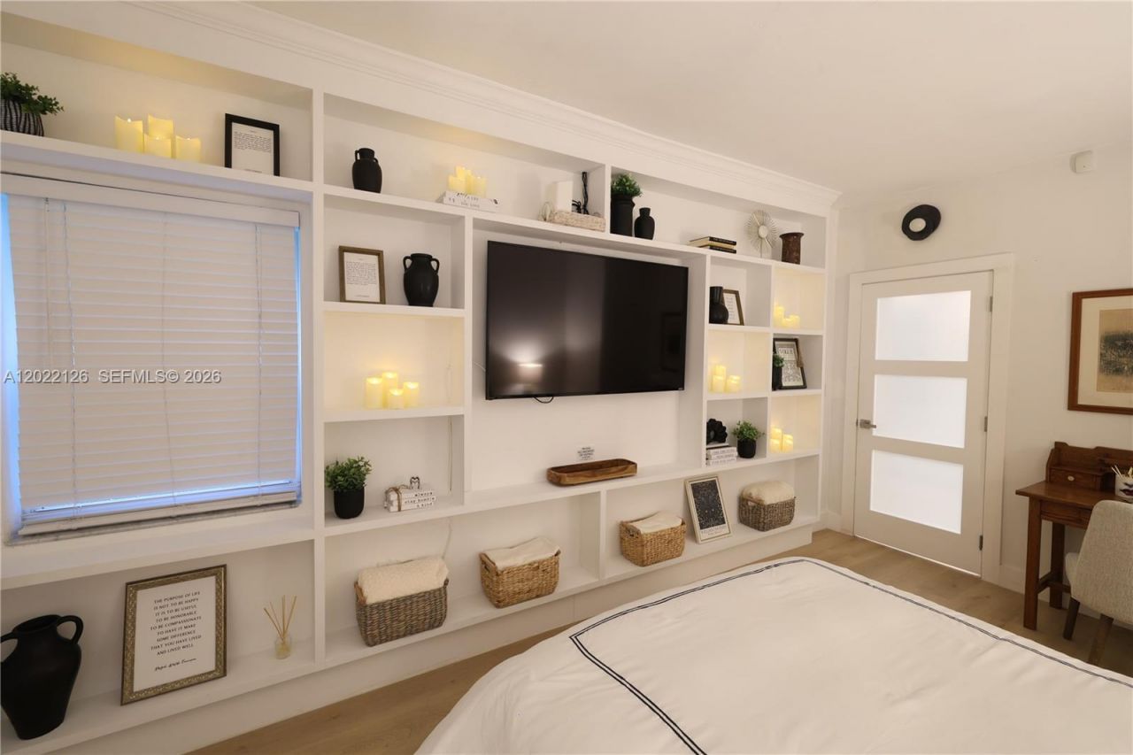 2338 SW 11th St, Unit 2338, Miami, FL 33135 Photo