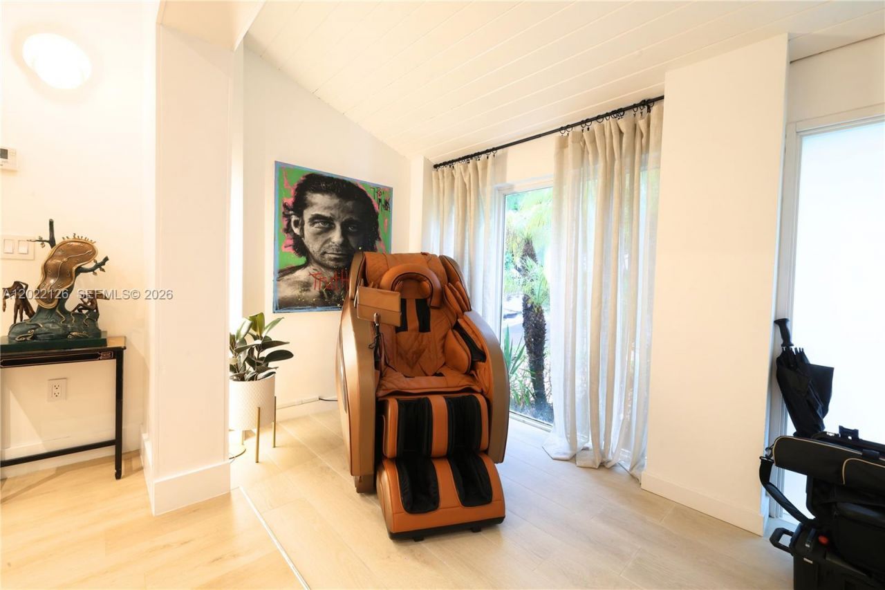 2338 SW 11th St, Unit 2338, Miami, FL 33135 Photo
