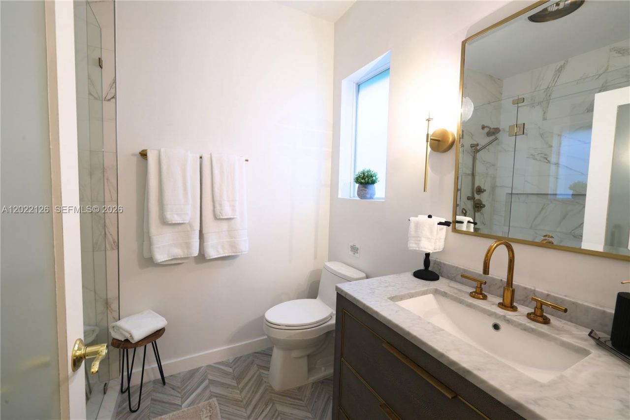 2338 SW 11th St, Unit 2338, Miami, FL 33135 Photo