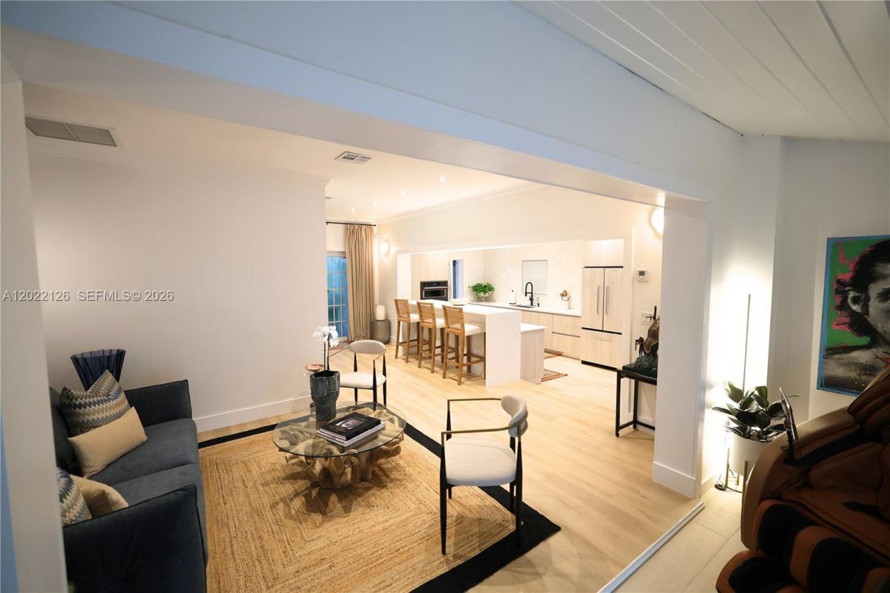 2338 SW 11th St, Unit 2338, Miami, FL 33135 Photo