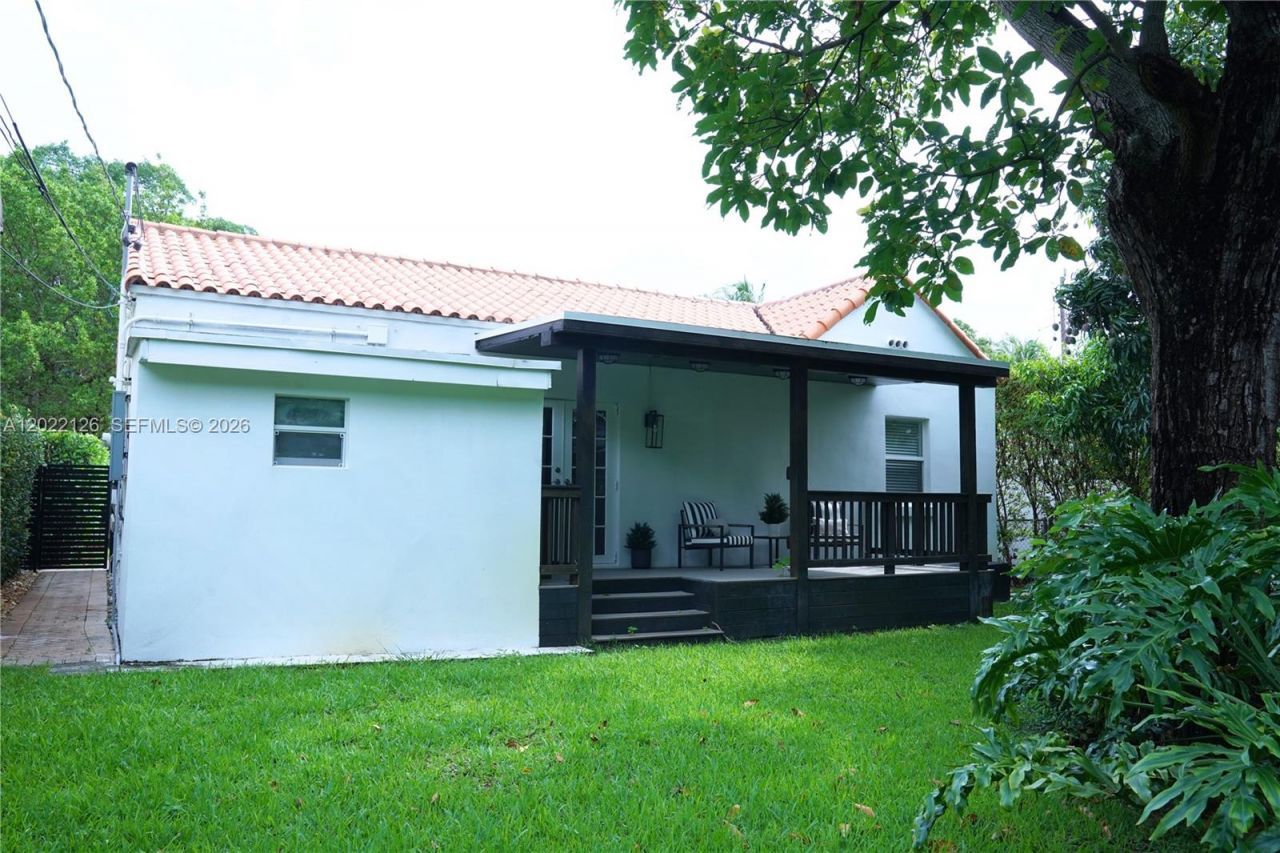2338 SW 11th St, Unit 2338, Miami, FL 33135 Photo
