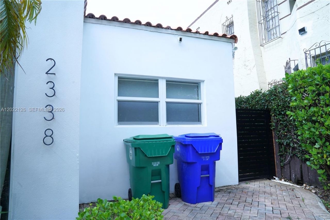 2338 SW 11th St, Unit 2338, Miami, FL 33135 Photo