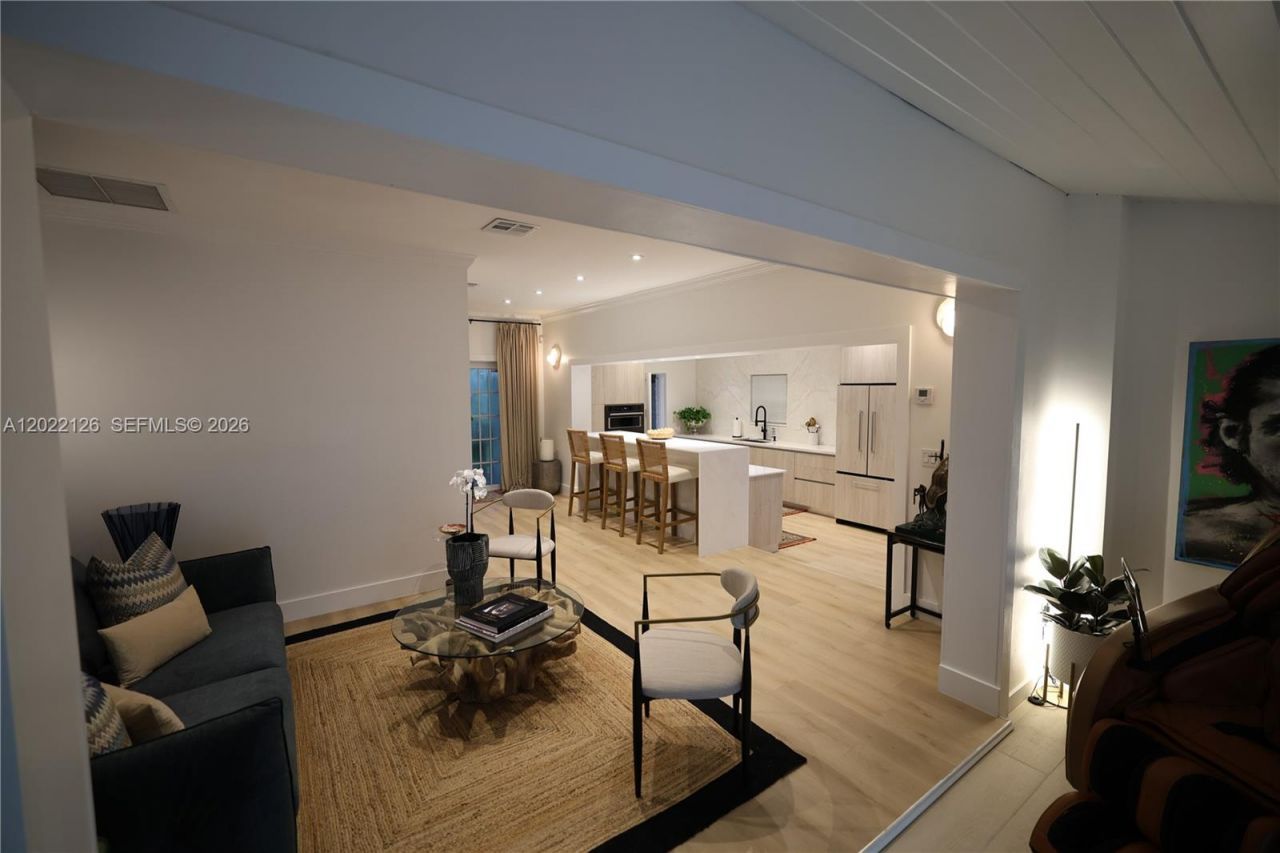 2338 SW 11th St, Unit 2338, Miami, FL 33135 Photo