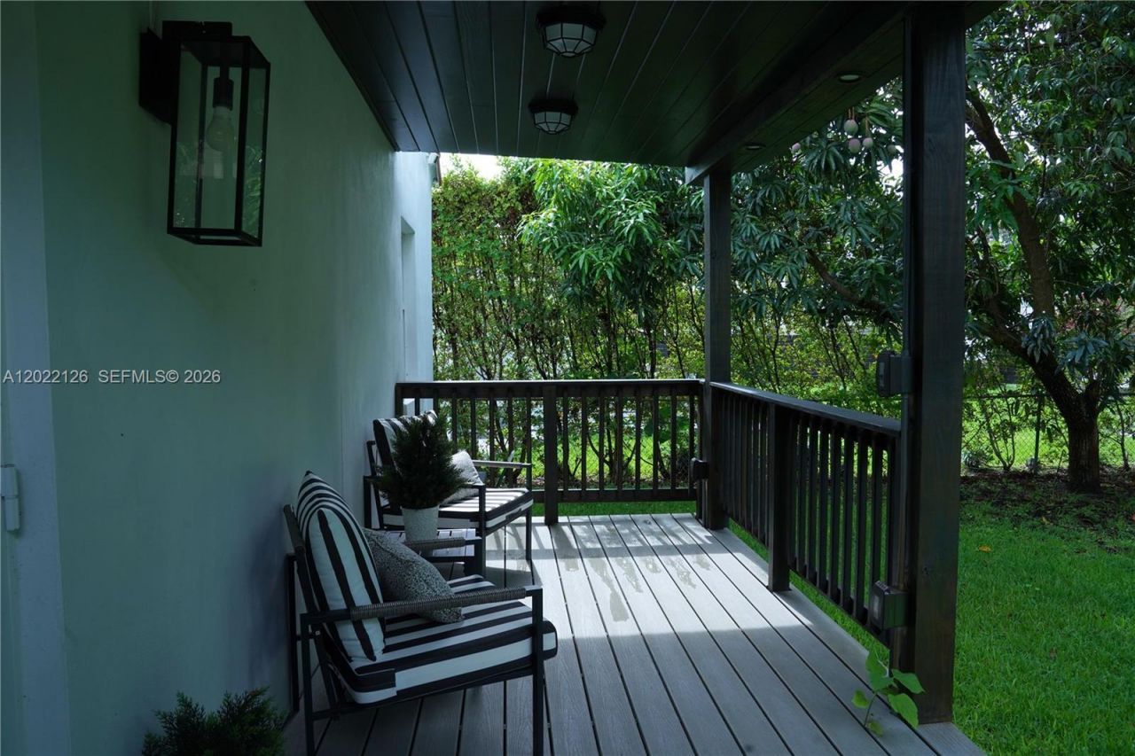 2338 SW 11th St, Unit 2338, Miami, FL 33135 Photo