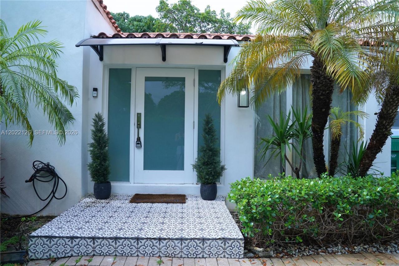 2338 SW 11th St, Unit 2338, Miami, FL 33135 Photo