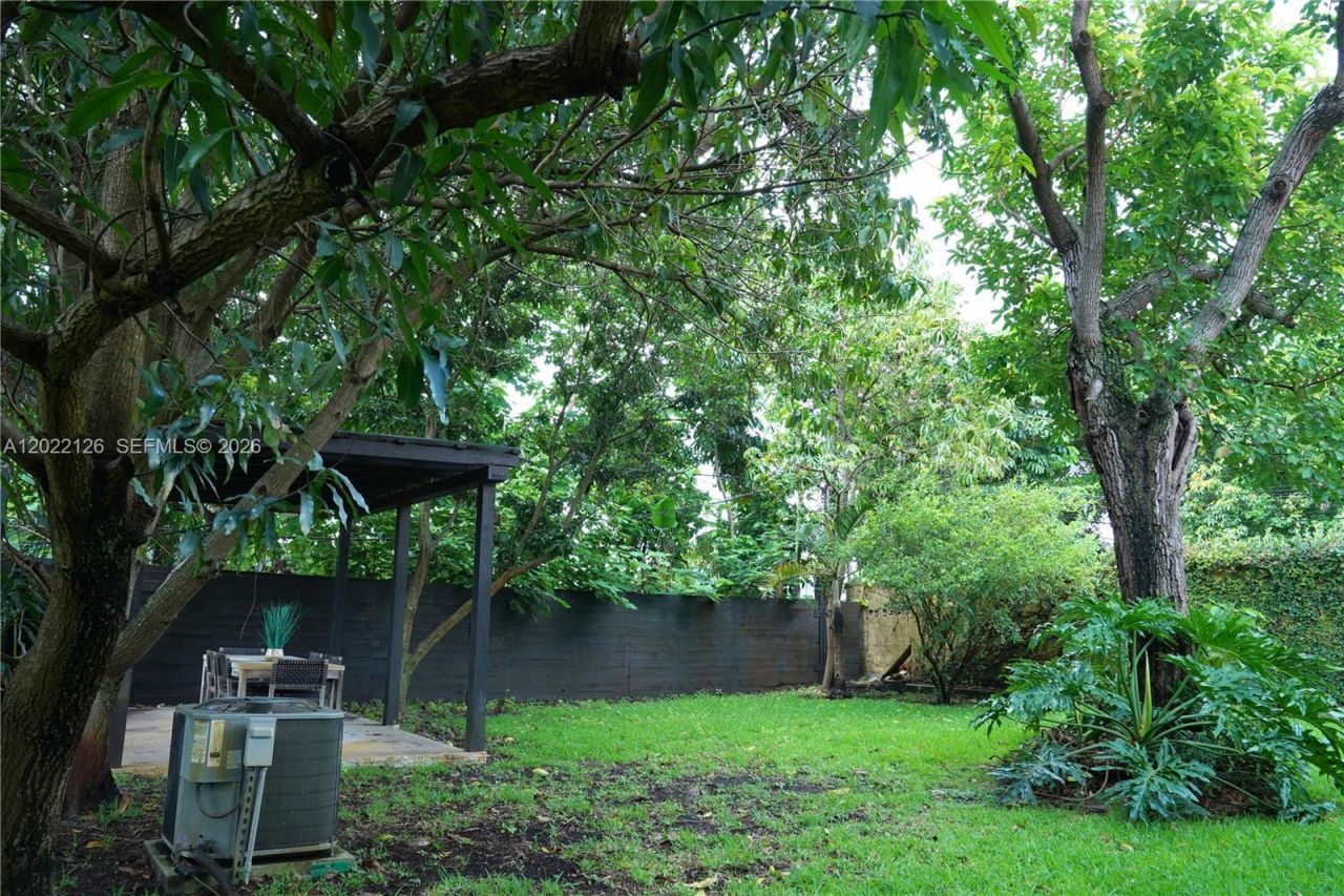 2338 SW 11th St, Unit 2338, Miami, FL 33135 Photo