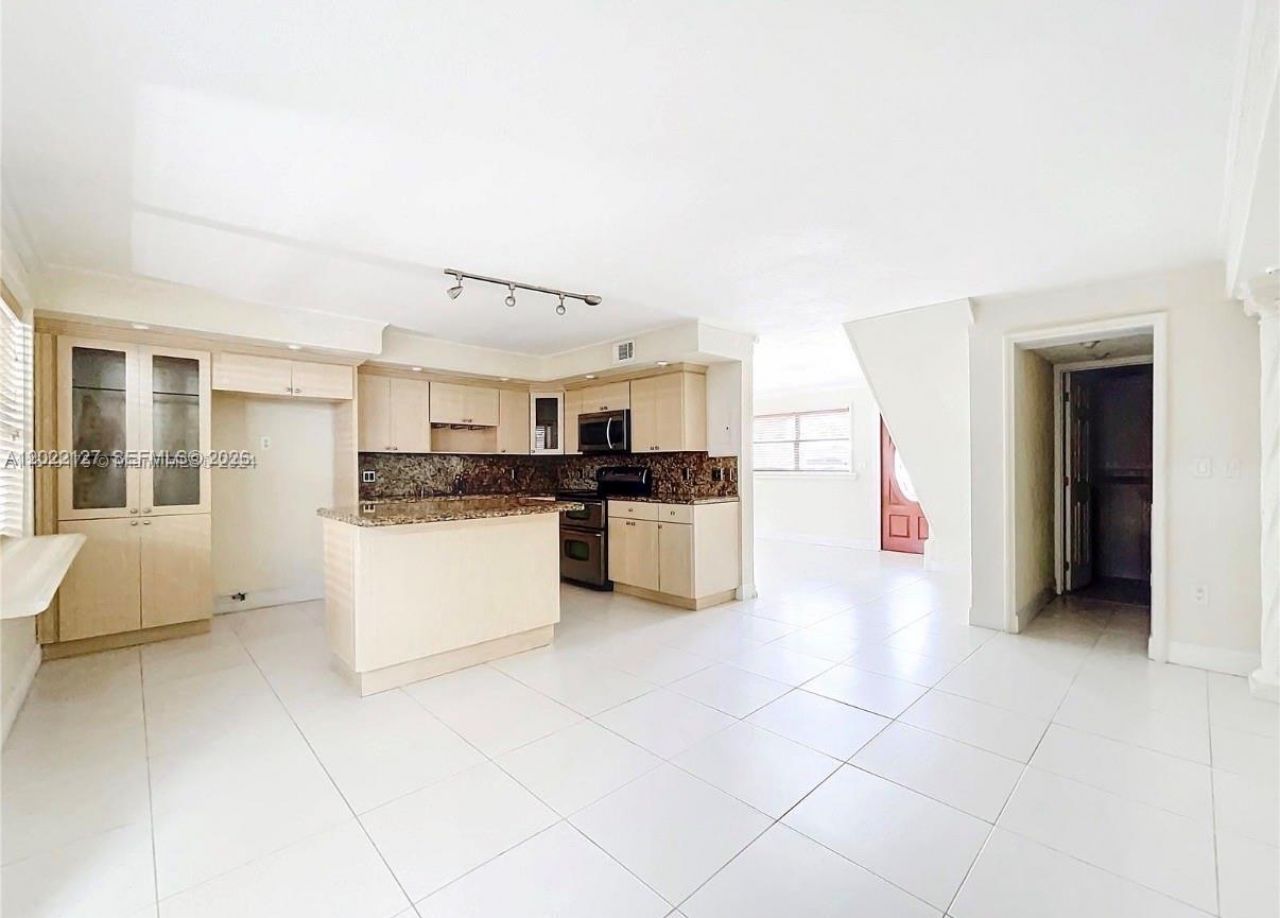 5350 W 26th Ave, Unit 118, Hialeah, FL 33016 Photo