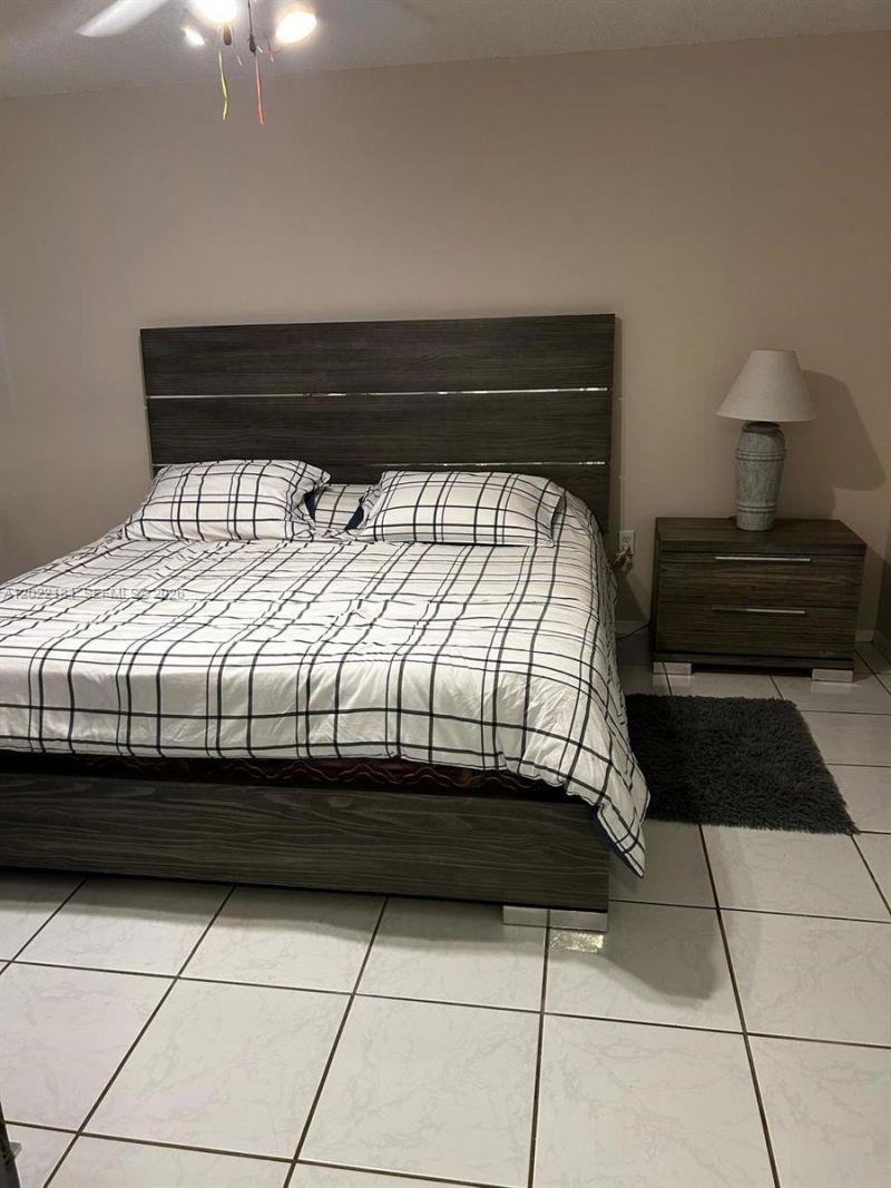 17800 N Bay Rd, Unit 405, Sunny Isles Beach, FL 33160 Photo