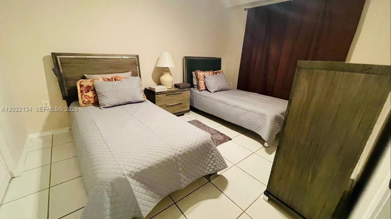 17800 N Bay Rd, Unit 405, Sunny Isles Beach, FL 33160 Photo