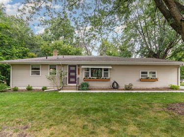 9900 Cedar Lake Road, Minnetonka, MN 55305