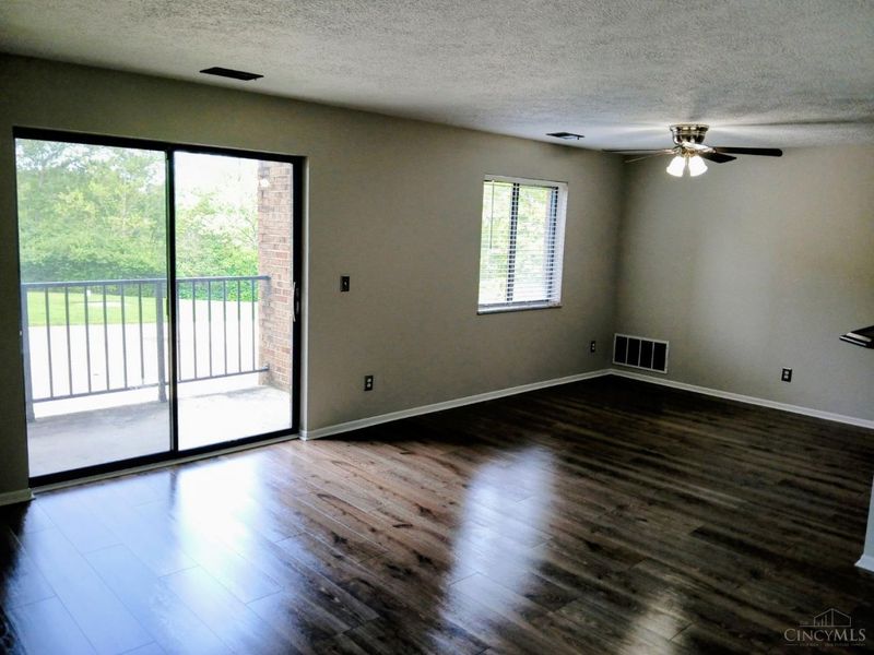 5444 Bluesky Drive, Unit 17, Green Township, OH 45247 Photo 2