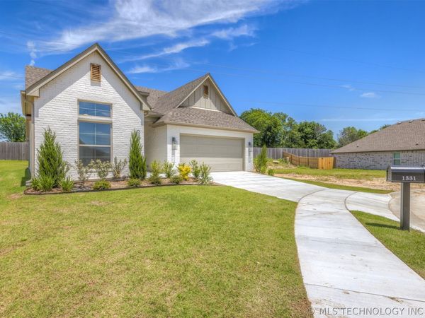 1331 N Beech Street , Broken Arrow, OK 74012