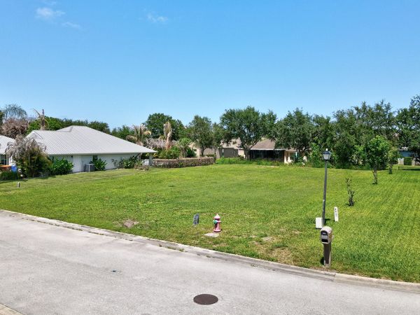 6370 Tropical Way, Vero Beach, FL 32967