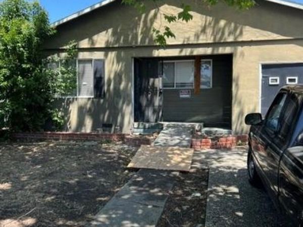 1225 Cypress Street, East Palo Alto, CA 94303