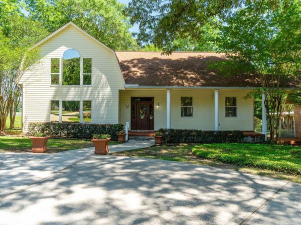 66 Serene Meadows Dr., Hattiesburg, MS 39402