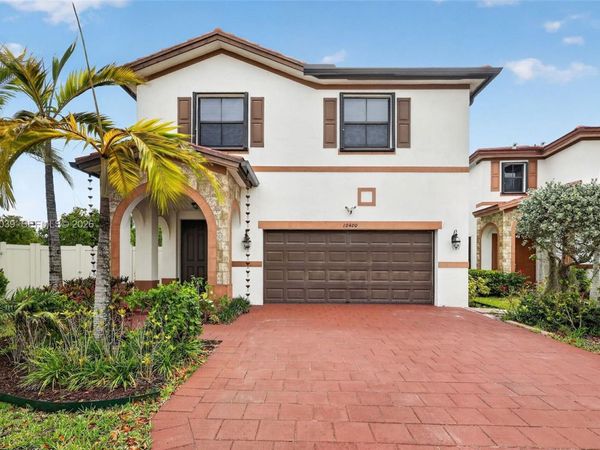 10400 W 35 Way , Hialeah, FL 33018