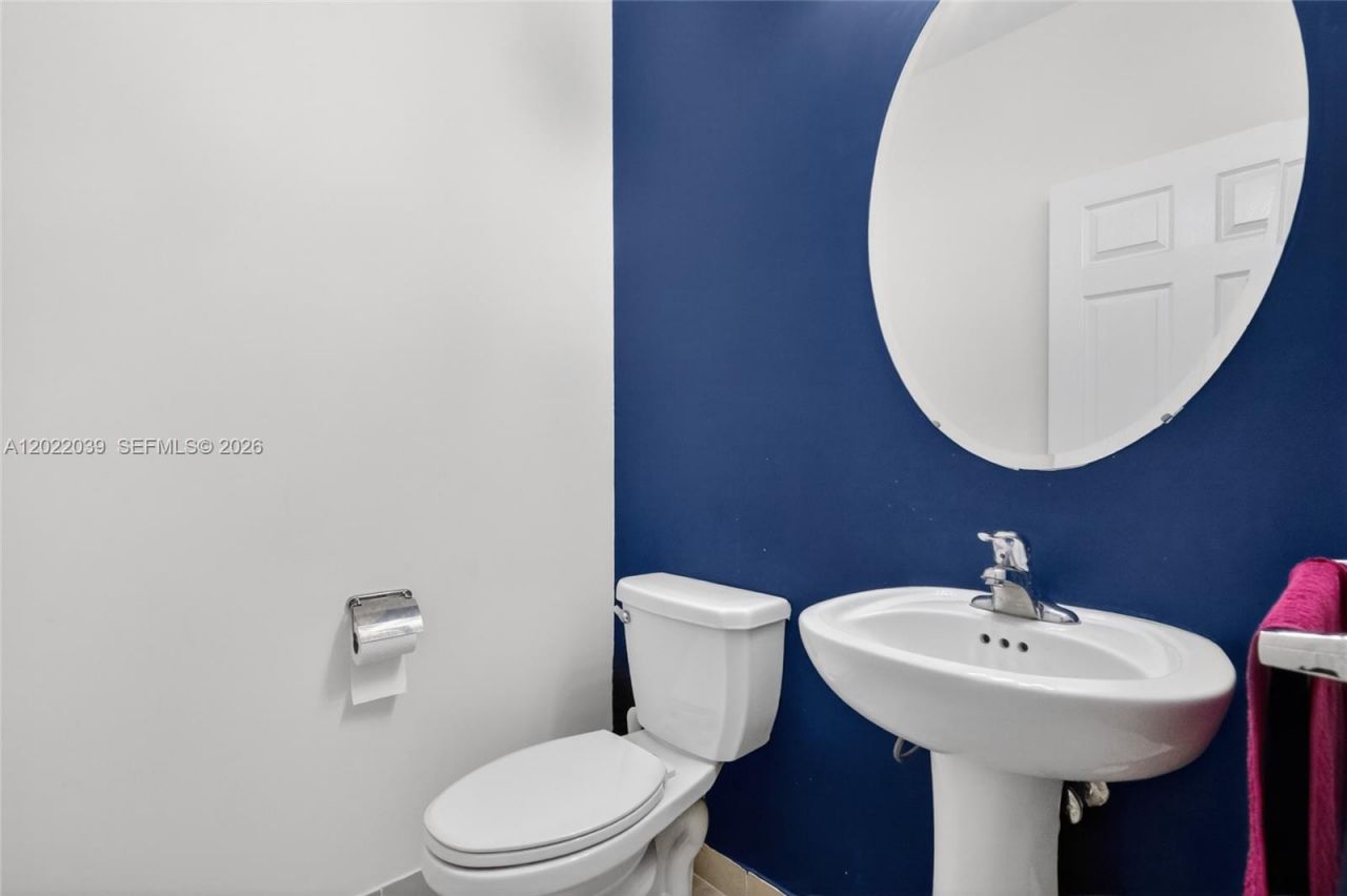 10400 W 35 Way , Hialeah, FL 33018 Photo