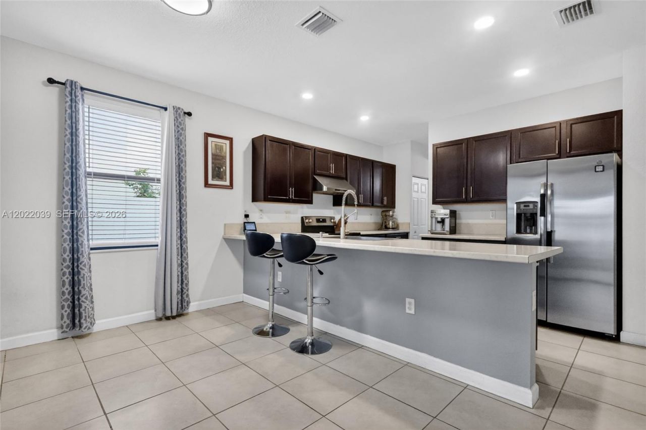 10400 W 35 Way , Hialeah, FL 33018 Photo