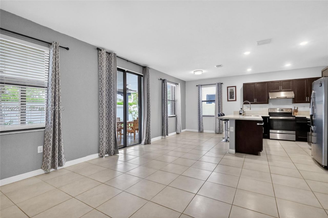 10400 W 35 Way , Hialeah, FL 33018 Photo