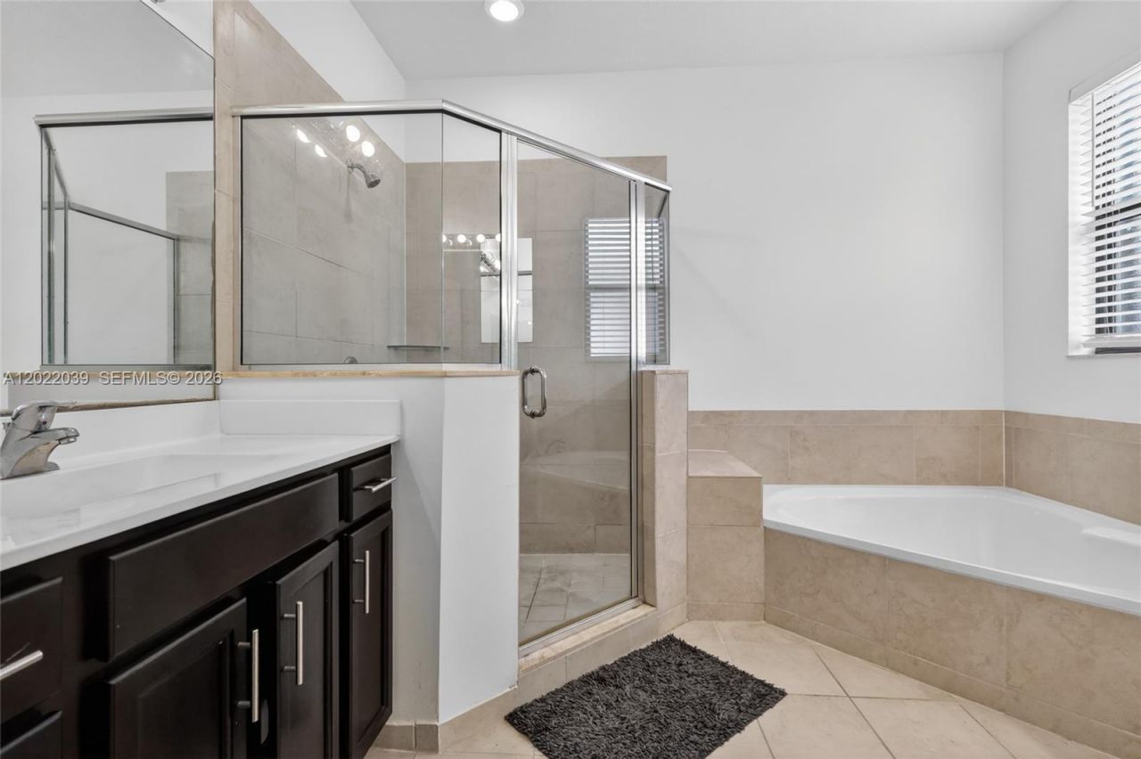 10400 W 35 Way , Hialeah, FL 33018 Photo