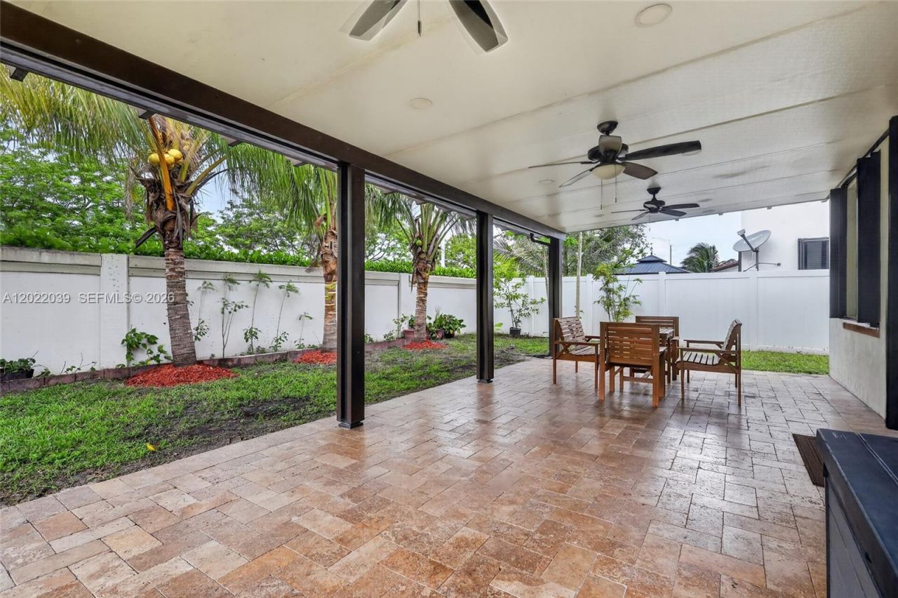10400 W 35 Way , Hialeah, FL 33018 Photo