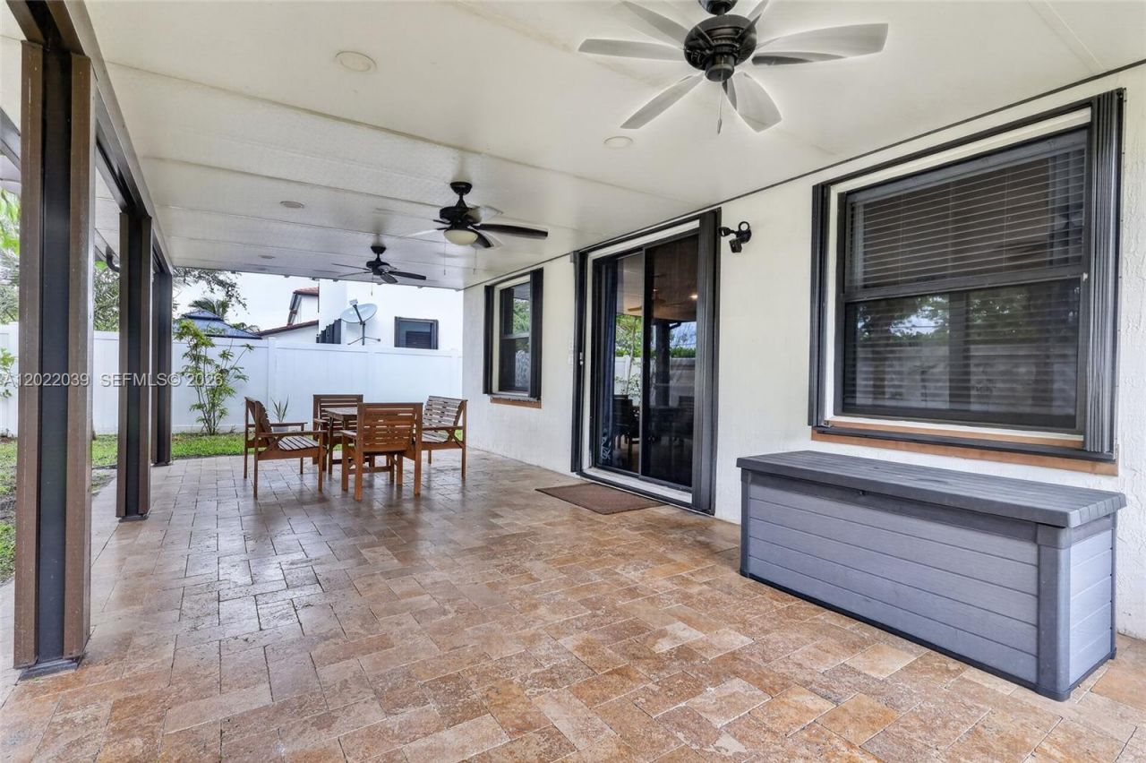 10400 W 35 Way , Hialeah, FL 33018 Photo
