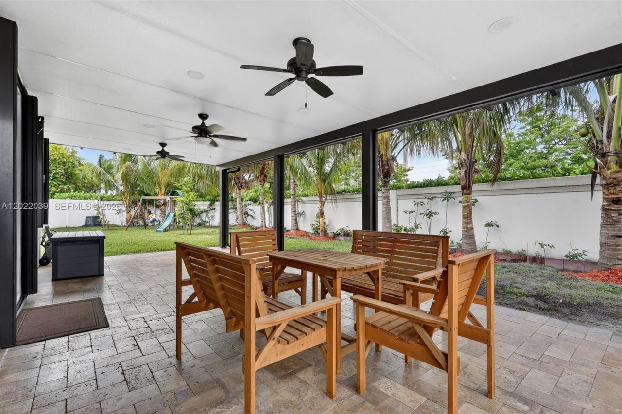 10400 W 35 Way , Hialeah, FL 33018 Photo