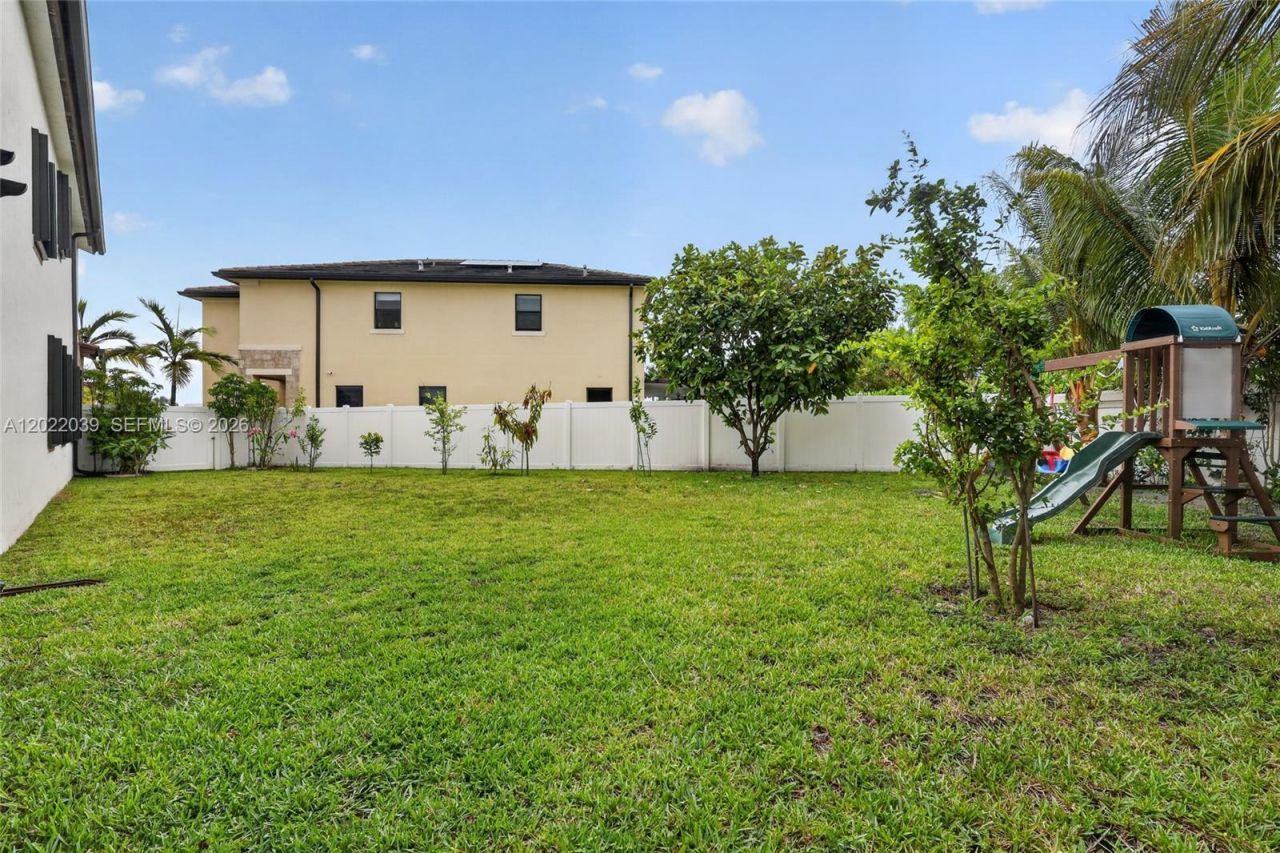 10400 W 35 Way , Hialeah, FL 33018 Photo