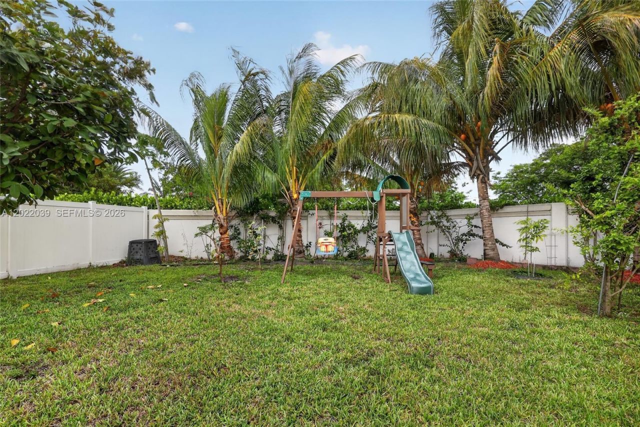 10400 W 35 Way , Hialeah, FL 33018 Photo