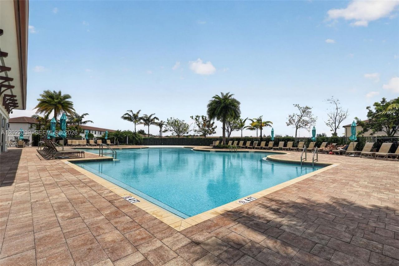 10400 W 35 Way , Hialeah, FL 33018 Photo