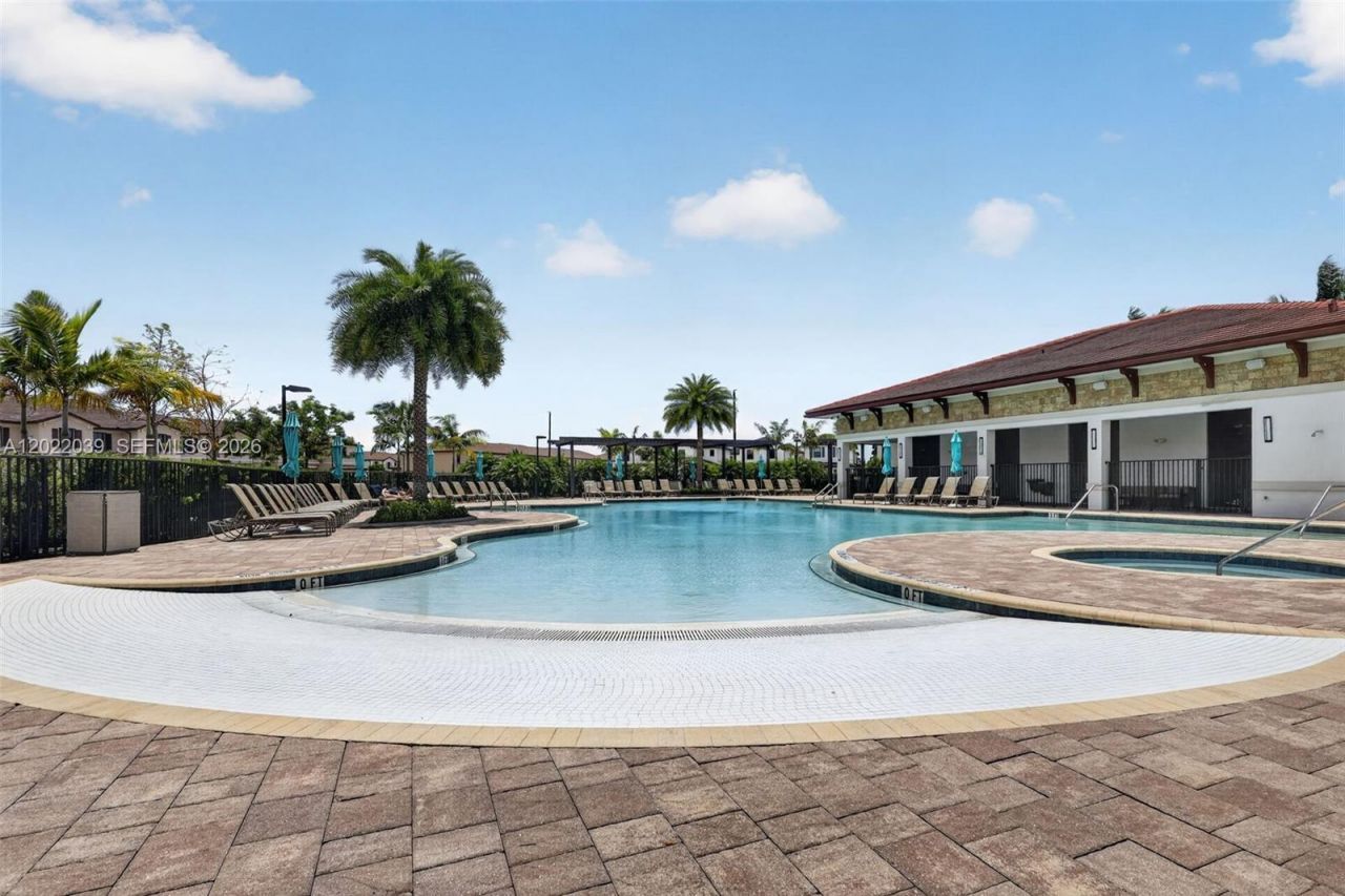 10400 W 35 Way , Hialeah, FL 33018 Photo