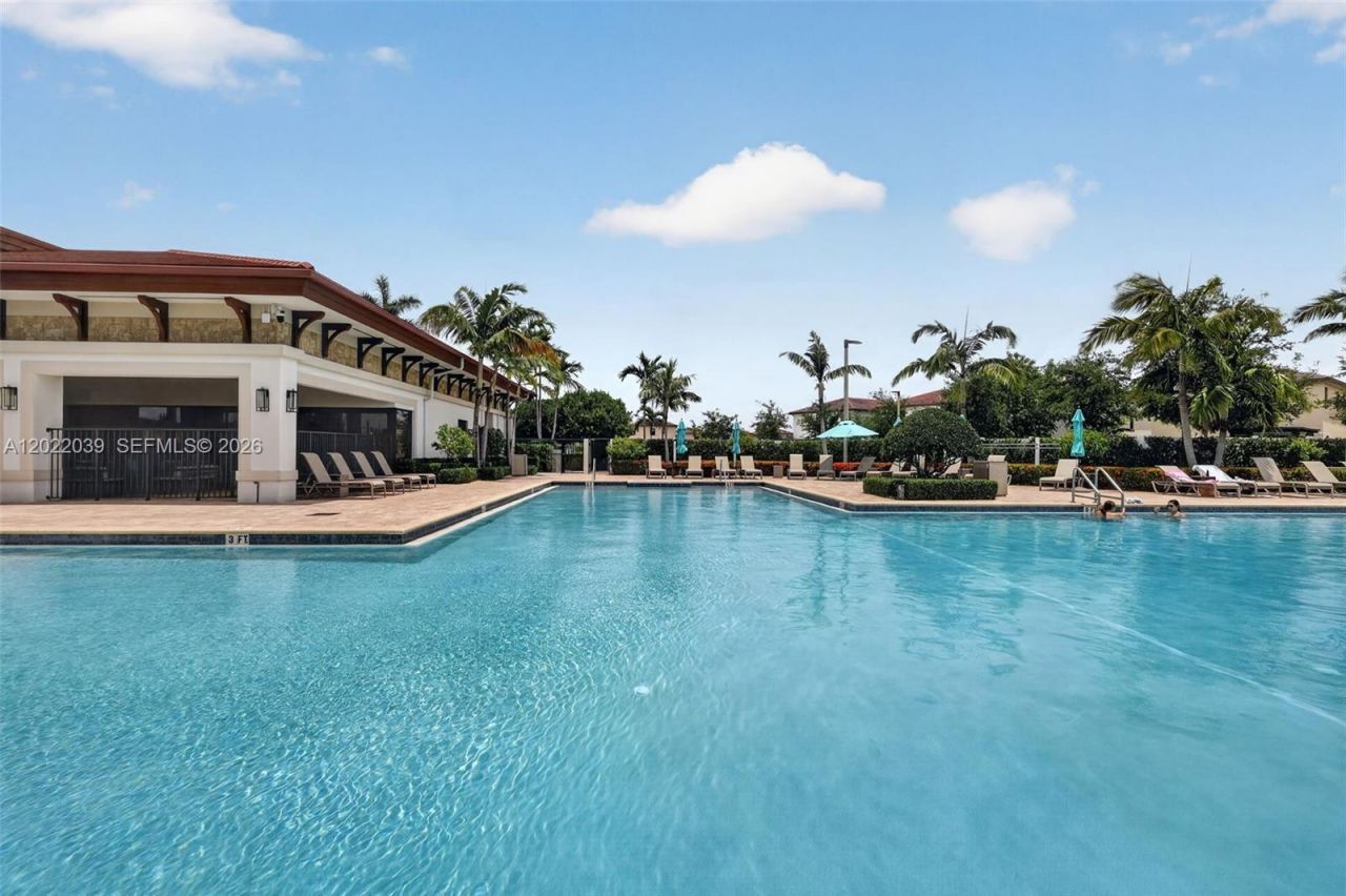 10400 W 35 Way , Hialeah, FL 33018 Photo