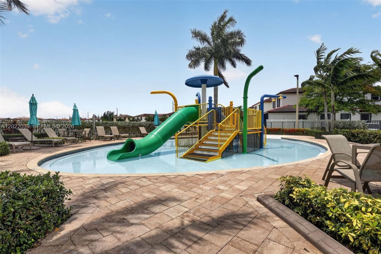 10400 W 35 Way , Hialeah, FL 33018 Photo