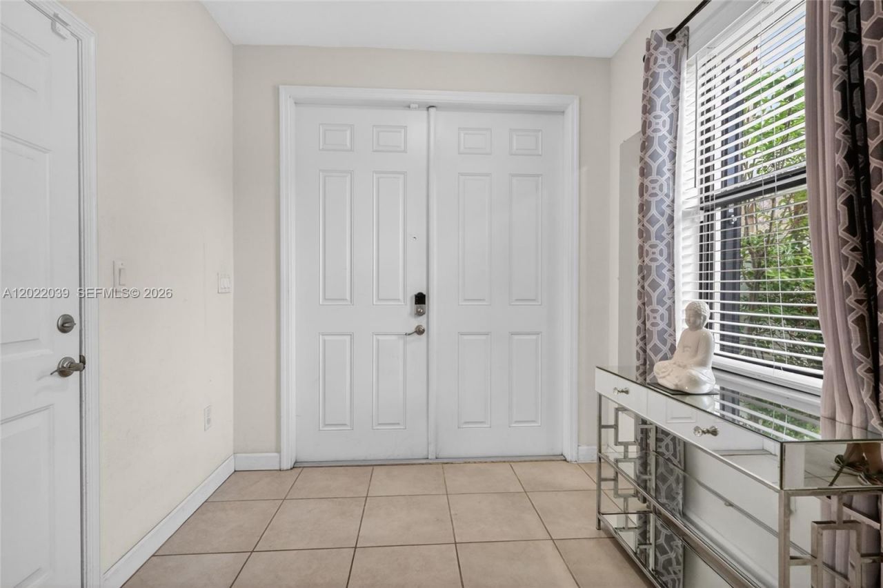10400 W 35 Way , Hialeah, FL 33018 Photo