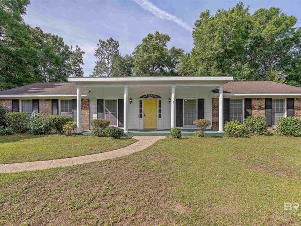 174 Country Club Drive, Daphne, AL 36526