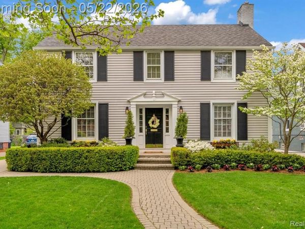 784 University Place , Grosse Pointe, MI 48230
