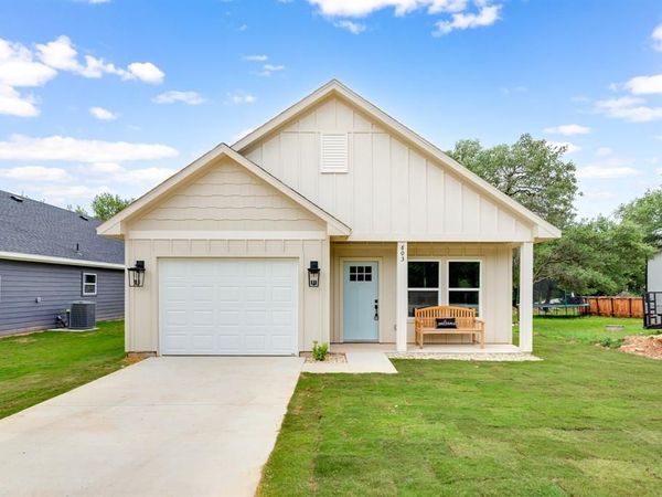 803 Arrowhead Court, Granbury, TX 76048