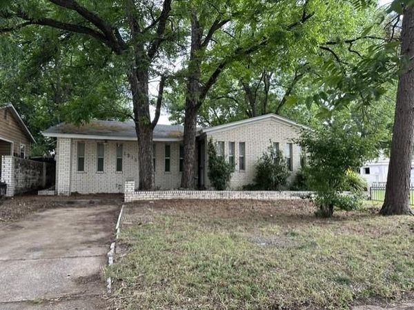 1915 Prairie View Drive, Dallas, TX 75235