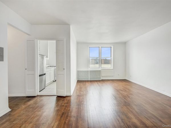 63-45 Saunders Street , Unit 6H, Rego Park, NY 11374