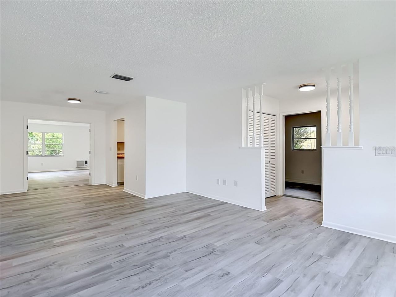 4119 E 98th Avenue , Tampa, FL 33617 Photo